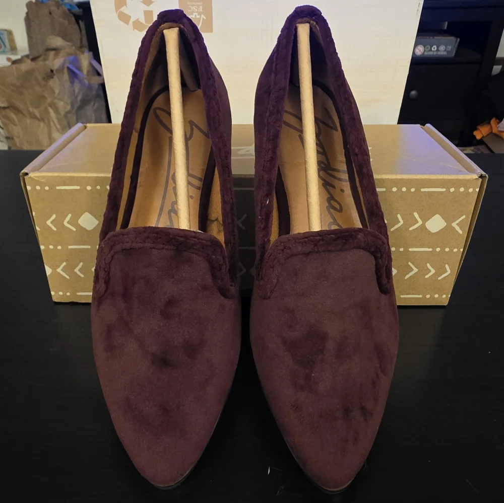 NIB odiac Women's Hill Braided‎ Slip-On Loafer Flats Wine Velvet Size 6